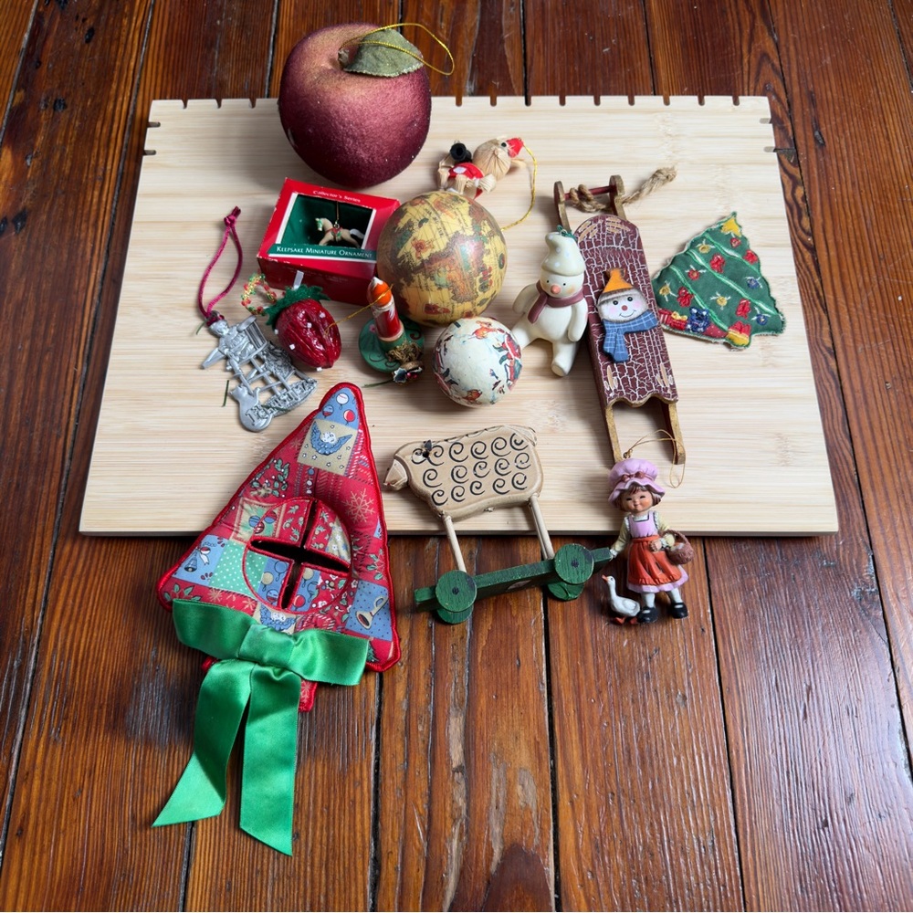 Vintage farmhouse style assorted ornaments various brands & types lot of 14